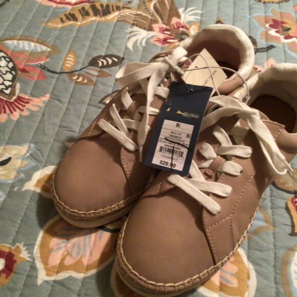 Women's Shaelyn Espadrille Sneakers Tan Universal Thread New size 9.5 - Picture 1 of 4